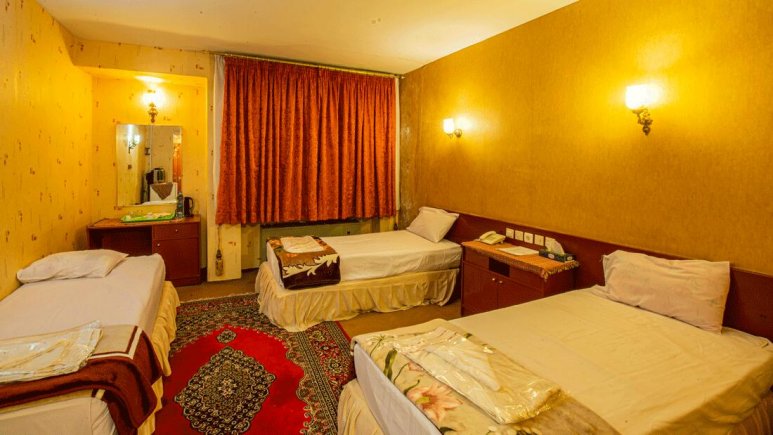 اتاق سه تخته هتل امیرکبیر کاشان